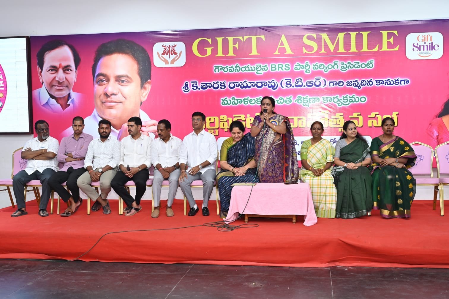 మహిళల ఆర్థిక స్వావలంబనకు నైపుణ్య శిక్షణలు ఎంతో దోహదం - Additional Image