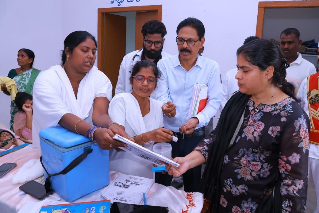 ఆసుపత్రిలో సేవలపై కలెక్టర్ ఆరా!
