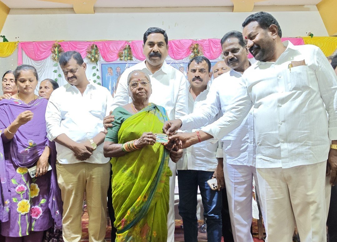 ప్రతీ పేదవాడి చెంతకు సంక్షేమ పథకాలు 