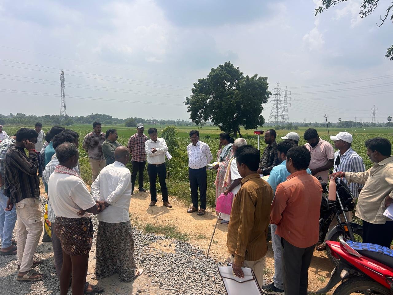 రీ సర్వే పనులను పకడ్బందీగా పూర్తి చేయాలి - Additional Image