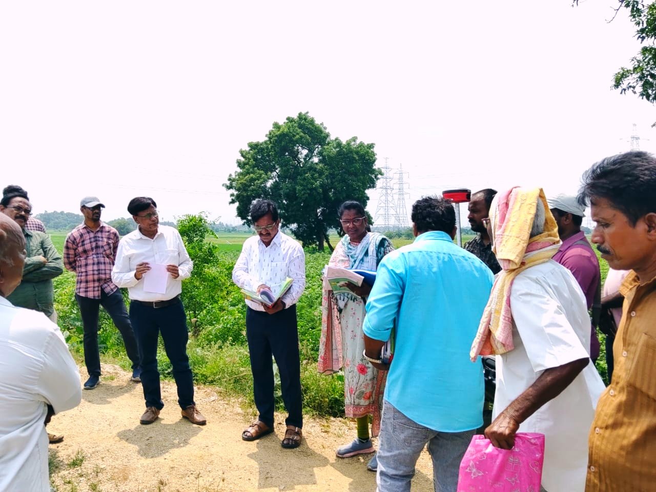 రీ సర్వే పనులను పకడ్బందీగా పూర్తి చేయాలి - Additional Image